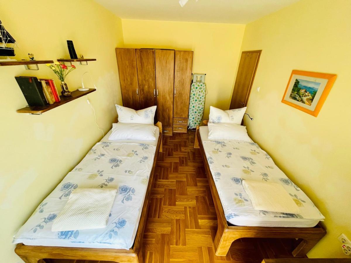 Apartment Mandarina Dugi Rat Ngoại thất bức ảnh